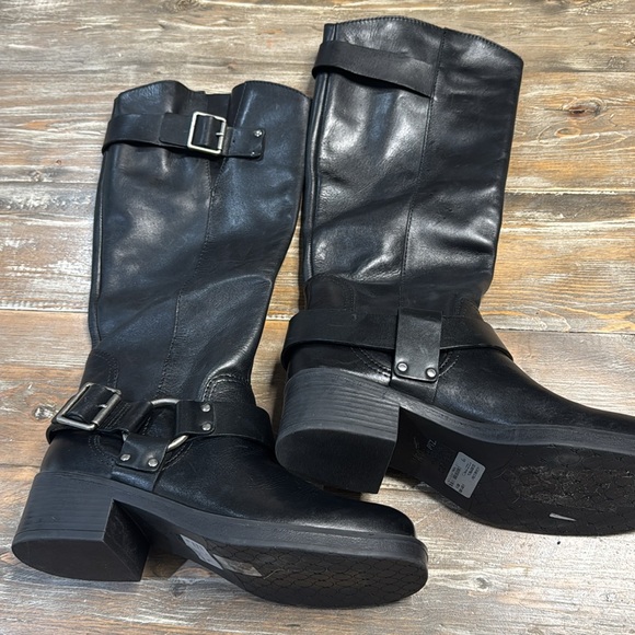 New without box Clara Low Block Boot - Picture 6 of 7